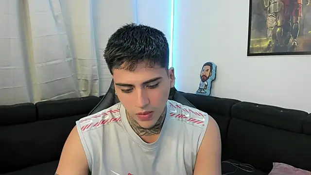 Snapshot of mad_maxxx2 chatting on 02-06-25, 12:43 mad maxxx2 online show from 02-06-25, 12:43