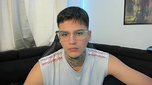 Snapshot of mad_maxxx2 chatting on 02-22-25, 10:31 mad maxxx2 online show from 02-22-25, 10:31
