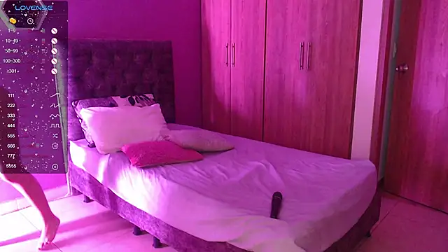 Medelynevans1 online show from 12-16-24, 10:24