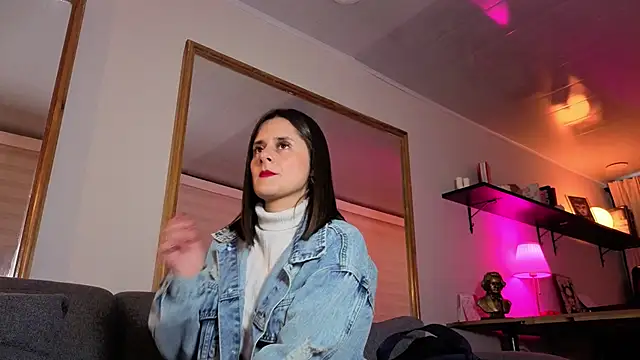 Alice milf  online show from 09-18-25, 11:34