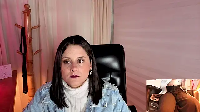 Alice milf  online show from 10-22-25, 11:10