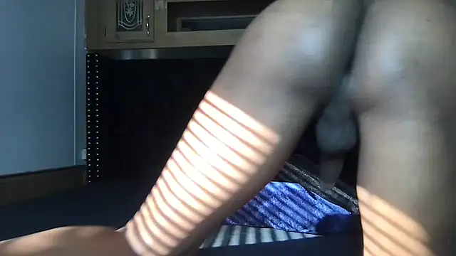 Snapshot of SeductiveMiahBrown chatting on 05-29-26, 01:31 SeductiveMiahBrown online show from 05-29-26, 01:31