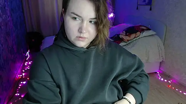 Snapshot of Jenny_Fox chatting on 05-06-26, 04:08 Jenny Fox online show from 05-06-26, 04:08
