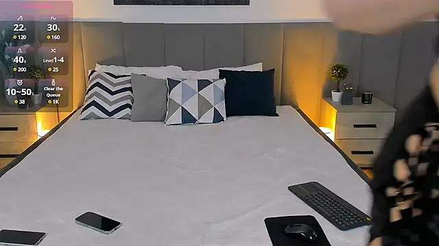 Snapshot of MiaBecky chatting on 02-06-25, 05:25 MiaBecky online show from 02-06-25, 05:25