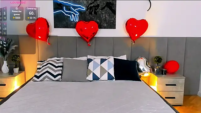 Snapshot of MiaBecky chatting on 02-18-25, 05:20 MiaBecky online show from 02-18-25, 05:20