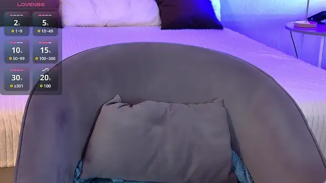 Snapshot of MiaBecky chatting on 03-16-25, 05:25 MiaBecky online show from 03-16-25, 05:25