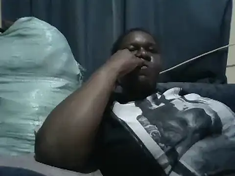 Snapshot of Ass533 chatting on 12-18-24, 08:14 Ass533 online show from 12-18-24, 08:14