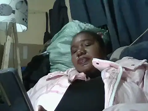 Snapshot of Ass533 chatting on 12-20-24, 02:08 Ass533 online show from 12-20-24, 02:08