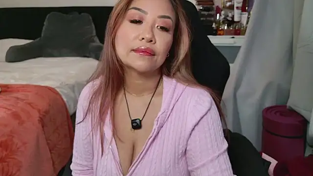 Snapshot of SpikedBella chatting on 02-16-26, 10:17 SpikedBella online show from 02-16-26, 10:17