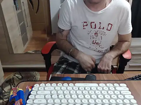 uncutguy01 online show from 10-28-25, 05:11