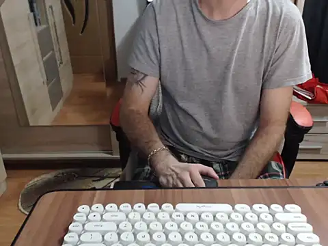uncutguy01 online show from 10-30-25, 04:58
