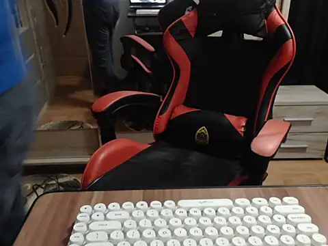 uncutguy01 online show from 11-17-25, 04:07