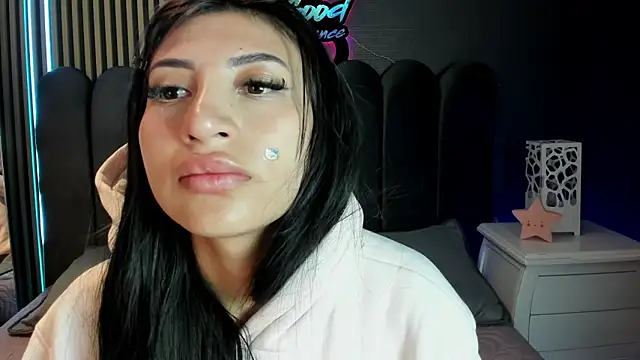 Nicolette ks  online show from 05-28-26, 04:43