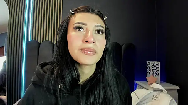 Nicolette ks  online show from 06-09-26, 04:35