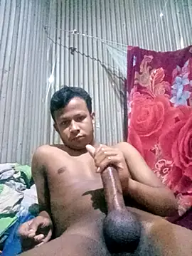 Snapshot of Hot_boy_017 chatting on 10-13-25, 04:01 Hot boy 017 online show from 10-13-25, 04:01
