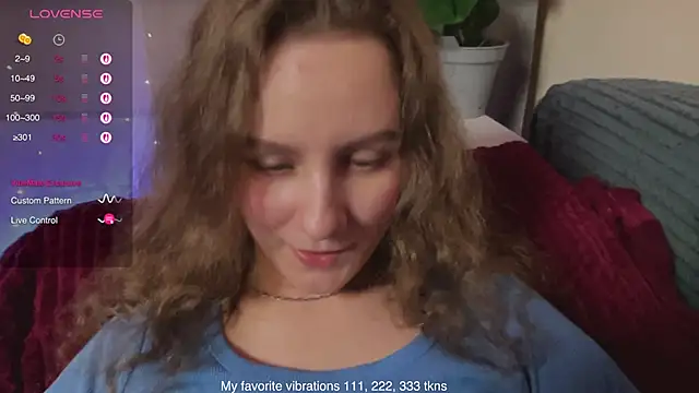 Snapshot of Hot_Thumbelina chatting on 11-27-25, 02:30 Hot Thumbelina online show from 11-27-25, 02:30