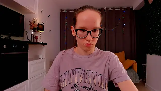 Snapshot of BettyBrowni chatting on 02-04-25, 01:23 BettyBrowni online show from 02-04-25, 01:23