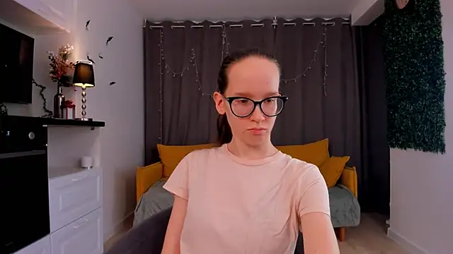 Snapshot of BettyBrowni chatting on 02-10-25, 01:24 BettyBrowni online show from 02-10-25, 01:24