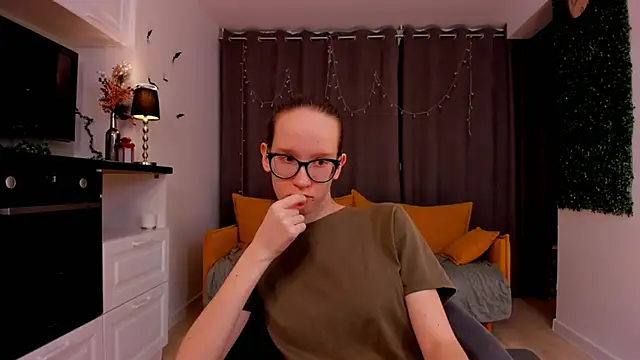 Snapshot of BettyBrowni chatting on 02-11-25, 01:20 BettyBrowni online show from 02-11-25, 01:20