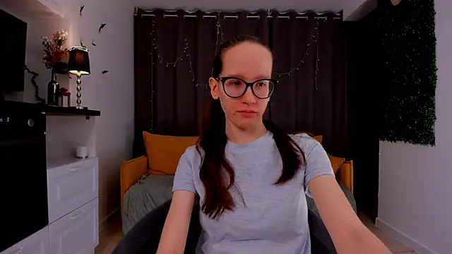 Snapshot of BettyBrowni chatting on 02-13-25, 04:07 BettyBrowni online show from 02-13-25, 04:07