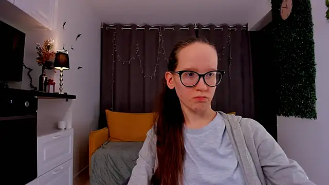 Snapshot of BettyBrowni chatting on 02-13-25, 10:11 BettyBrowni online show from 02-13-25, 10:11