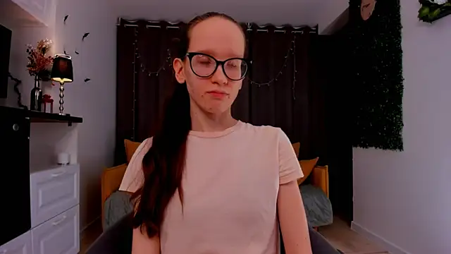 Snapshot of BettyBrowni chatting on 02-14-25, 01:13 BettyBrowni online show from 02-14-25, 01:13