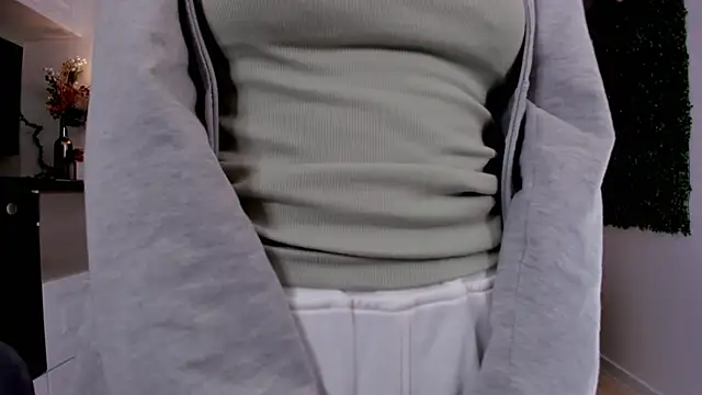 Snapshot of BettyBrowni chatting on 02-15-25, 07:17 BettyBrowni online show from 02-15-25, 07:17