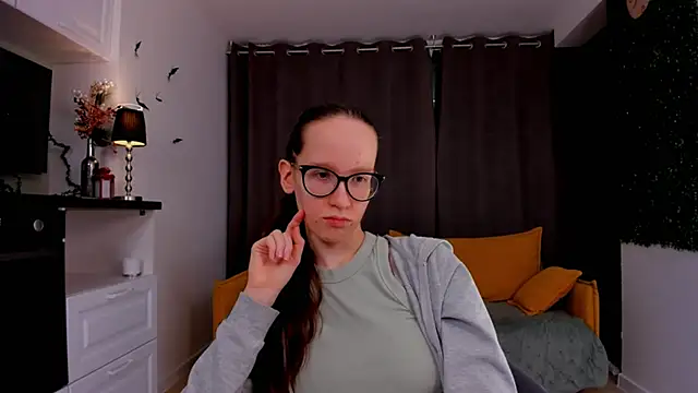 Snapshot of BettyBrowni chatting on 02-16-25, 01:25 BettyBrowni online show from 02-16-25, 01:25