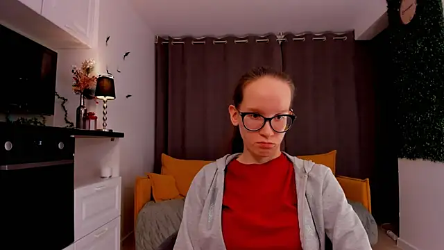 Snapshot of BettyBrowni chatting on 02-16-25, 07:16 BettyBrowni online show from 02-16-25, 07:16