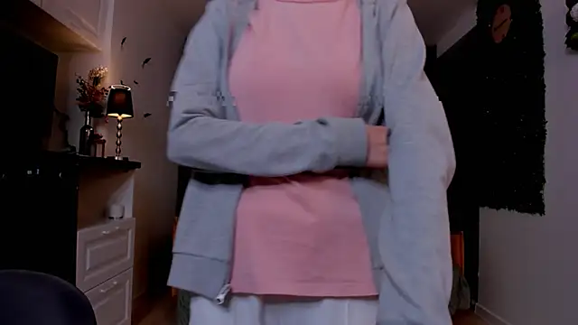 Snapshot of BettyBrowni chatting on 02-19-25, 07:16 BettyBrowni online show from 02-19-25, 07:16