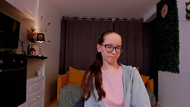 Snapshot of BettyBrowni chatting on 02-19-25, 11:14 BettyBrowni online show from 02-19-25, 11:14