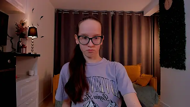 Snapshot of BettyBrowni chatting on 02-20-25, 04:03 BettyBrowni online show from 02-20-25, 04:03