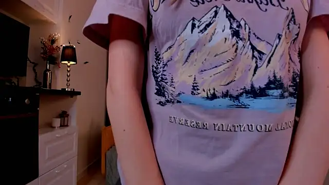 Snapshot of BettyBrowni chatting on 02-21-25, 01:22 BettyBrowni online show from 02-21-25, 01:22