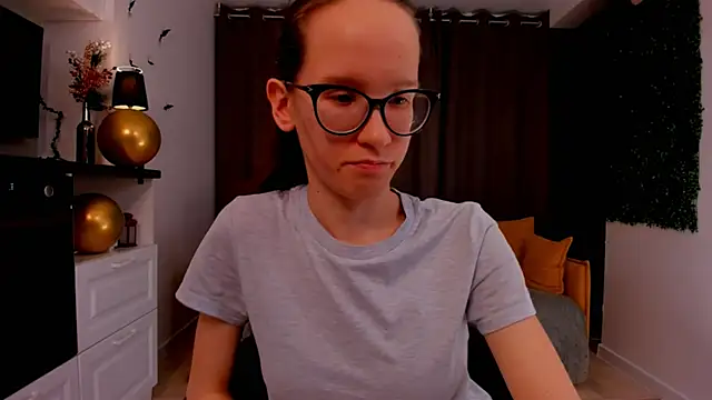 Snapshot of BettyBrowni chatting on 02-25-25, 01:20 BettyBrowni online show from 02-25-25, 01:20