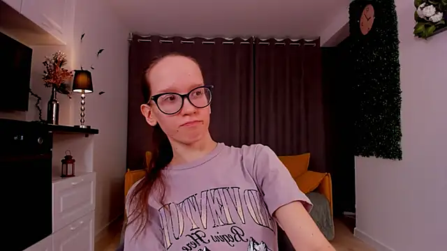 Snapshot of BettyBrowni chatting on 03-04-25, 07:11 BettyBrowni online show from 03-04-25, 07:11