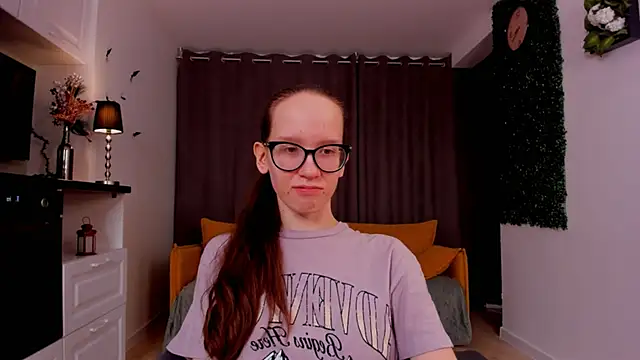 Snapshot of BettyBrowni chatting on 03-05-25, 01:21 BettyBrowni online show from 03-05-25, 01:21