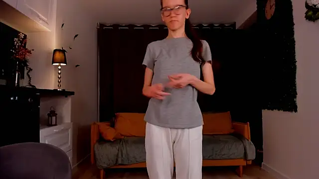 Snapshot of BettyBrowni chatting on 03-08-25, 10:13 BettyBrowni online show from 03-08-25, 10:13