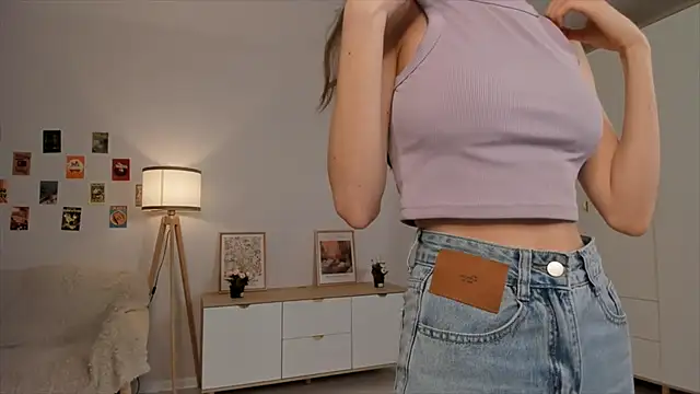 Snapshot of BettyBrowni chatting on 03-10-25, 10:13 BettyBrowni online show from 03-10-25, 10:13