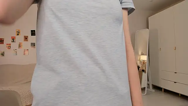 Snapshot of BettyBrowni chatting on 03-13-25, 01:21 BettyBrowni online show from 03-13-25, 01:21