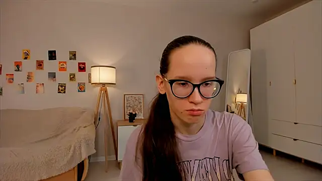 Snapshot of BettyBrowni chatting on 03-13-25, 04:12 BettyBrowni online show from 03-13-25, 04:12