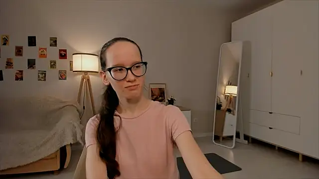 Snapshot of BettyBrowni chatting on 03-15-25, 07:16 BettyBrowni online show from 03-15-25, 07:16