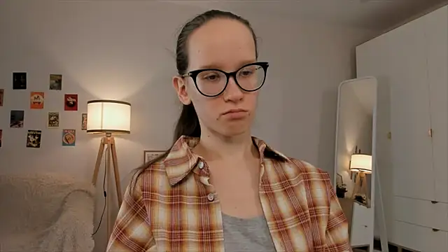 Snapshot of BettyBrowni chatting on 03-20-25, 07:14 BettyBrowni online show from 03-20-25, 07:14