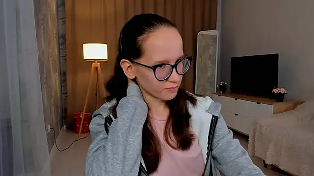 Snapshot of BettyBrowni chatting on 09-16-25, 04:08 BettyBrowni online show from 09-16-25, 04:08