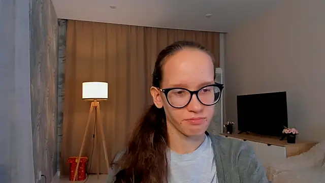 Snapshot of BettyBrowni chatting on 09-21-25, 04:08 BettyBrowni online show from 09-21-25, 04:08