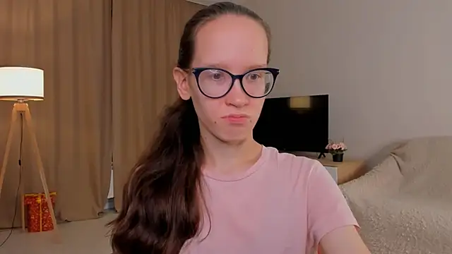 Snapshot of BettyBrowni chatting on 09-27-25, 04:12 BettyBrowni online show from 09-27-25, 04:12