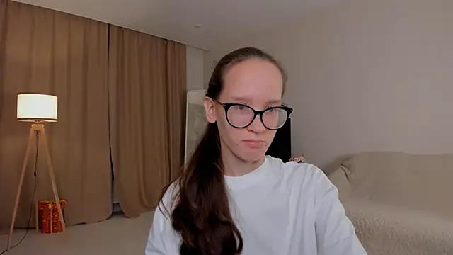 Snapshot of BettyBrowni chatting on 09-28-25, 04:12 BettyBrowni online show from 09-28-25, 04:12