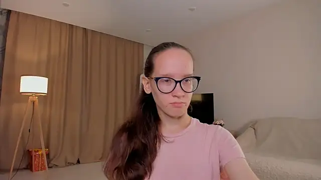 Snapshot of BettyBrowni chatting on 10-05-25, 04:05 BettyBrowni online show from 10-05-25, 04:05