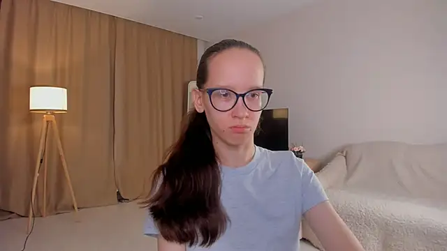 Snapshot of BettyBrowni chatting on 10-15-25, 04:07 BettyBrowni online show from 10-15-25, 04:07