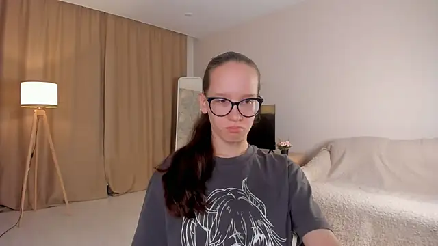 Snapshot of BettyBrowni chatting on 10-17-25, 04:09 BettyBrowni online show from 10-17-25, 04:09