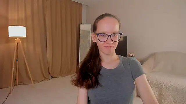 Snapshot of BettyBrowni chatting on 10-19-25, 04:07 BettyBrowni online show from 10-19-25, 04:07